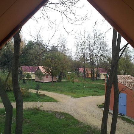 Camping Paradis Bellerive Montfrin Exteriér fotografie
