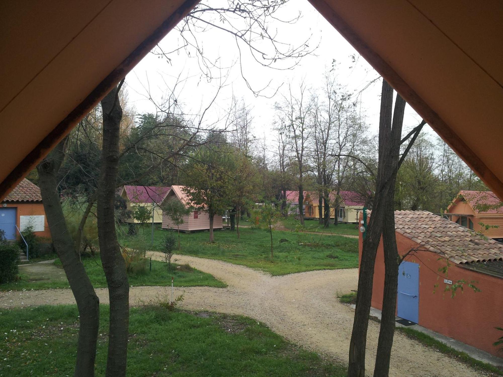 Camping Paradis Bellerive Montfrin Exteriér fotografie