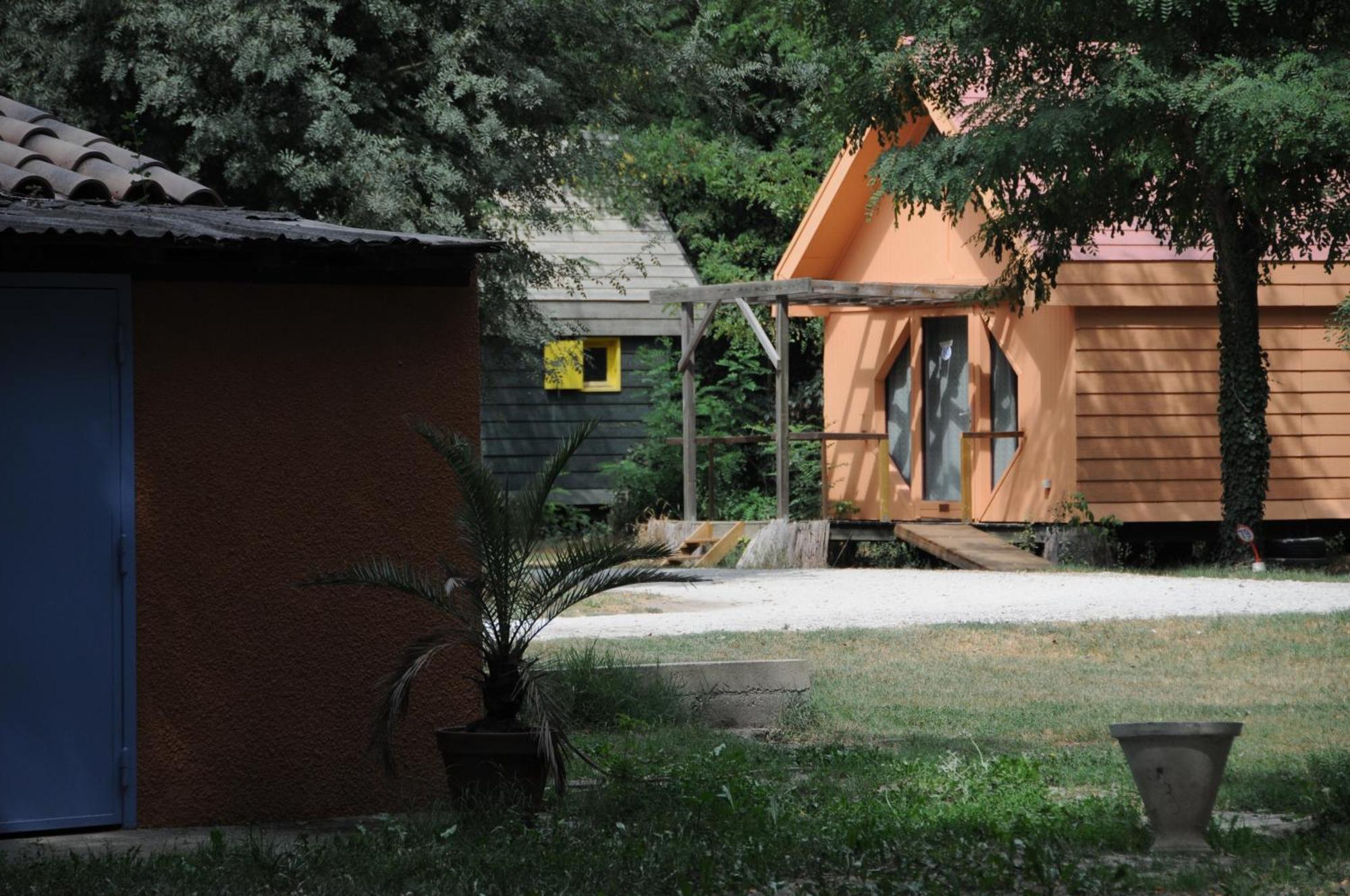 Camping Paradis Bellerive Montfrin Exteriér fotografie