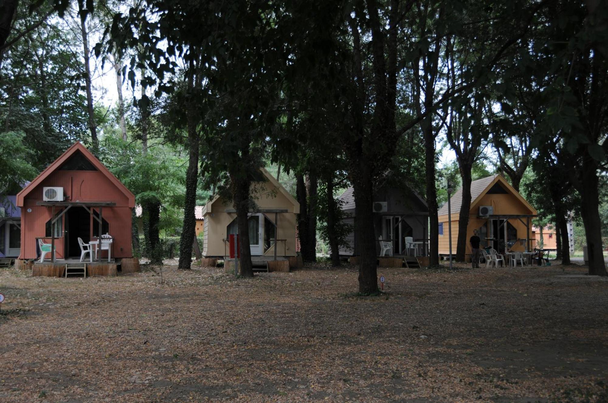Camping Paradis Bellerive Montfrin Exteriér fotografie