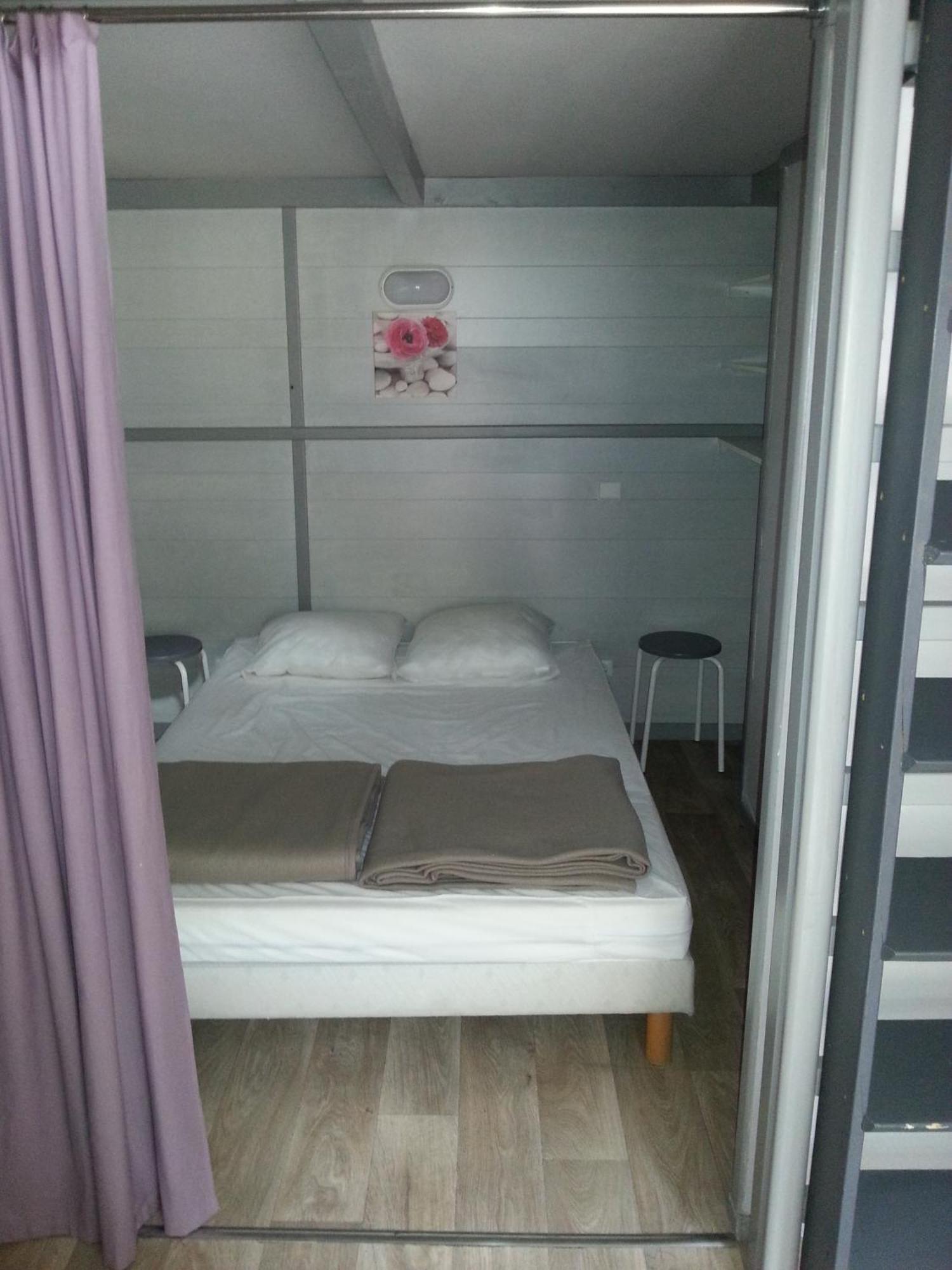 Camping Paradis Bellerive Montfrin Pokoj fotografie