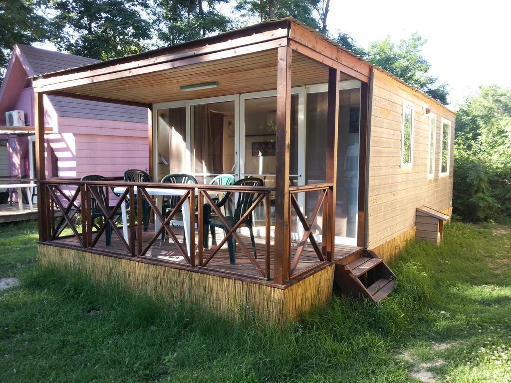 Camping Paradis Bellerive Montfrin Pokoj fotografie