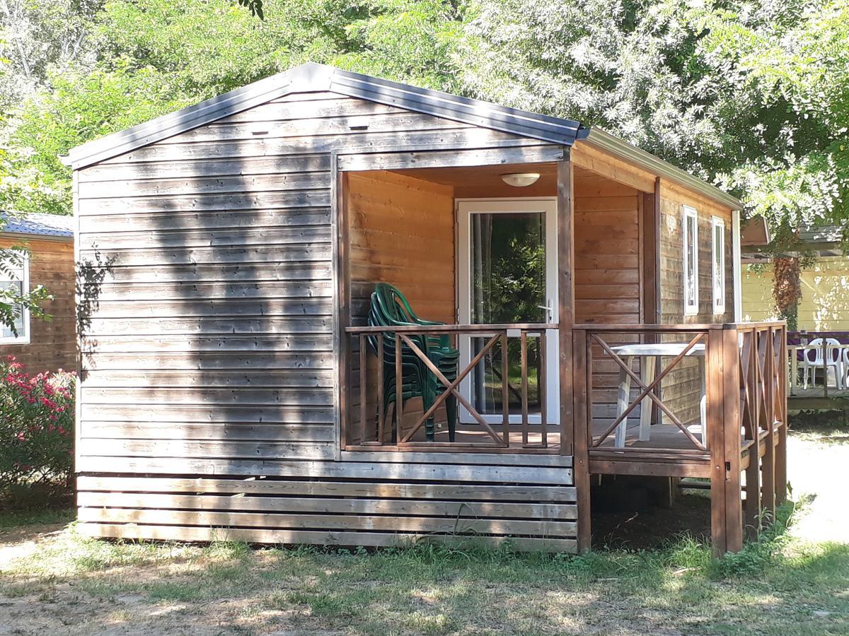 Camping Paradis Bellerive Montfrin Exteriér fotografie